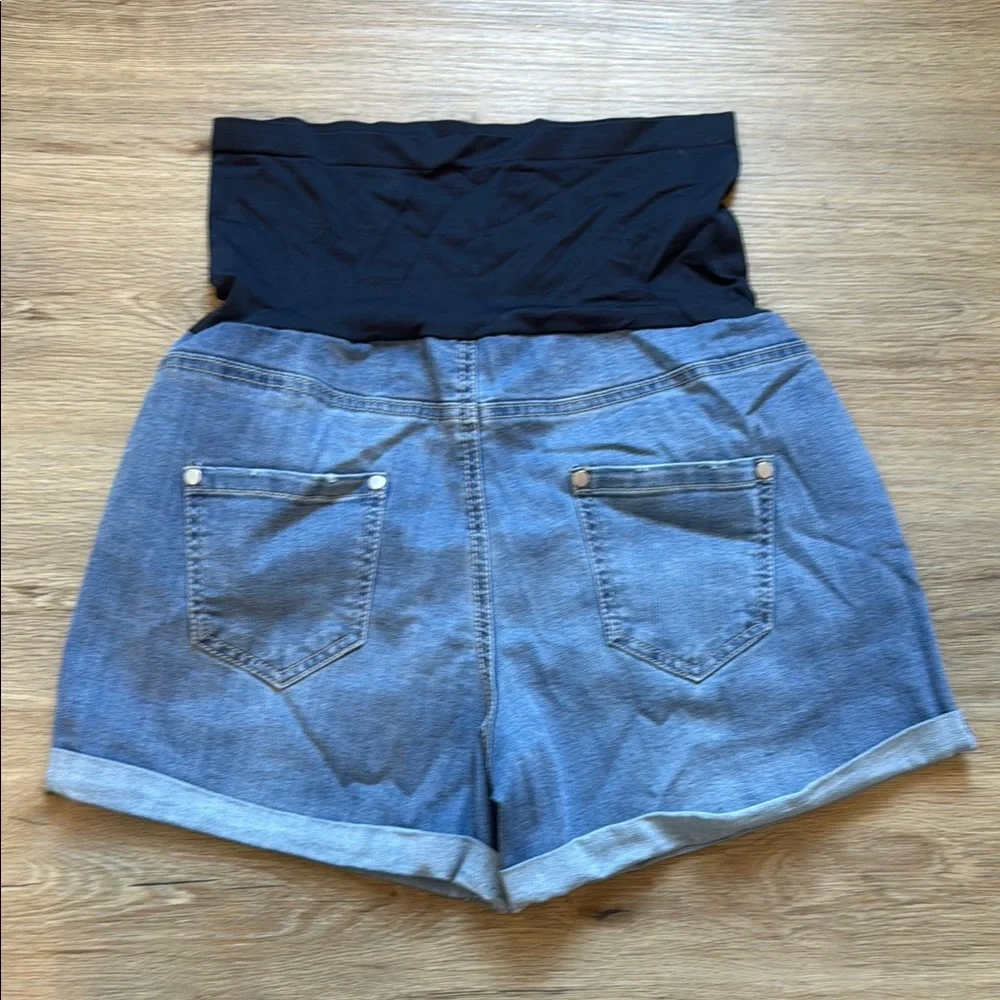 Time & Tru Women's Maternity Blue Jean Shorts Size S (4-6) NWOT